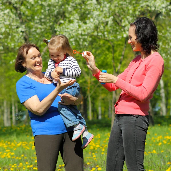 Family outdoors — Stock Photo, Image