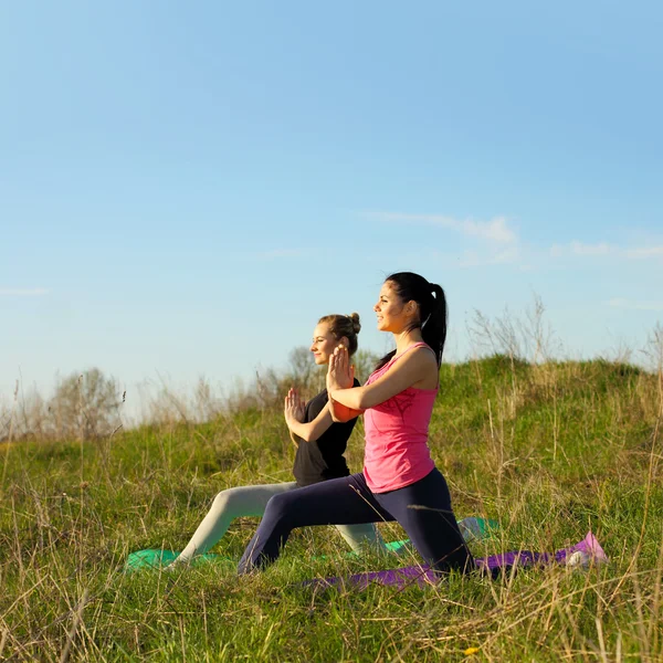 Yoga para mujeres —  Fotos de Stock