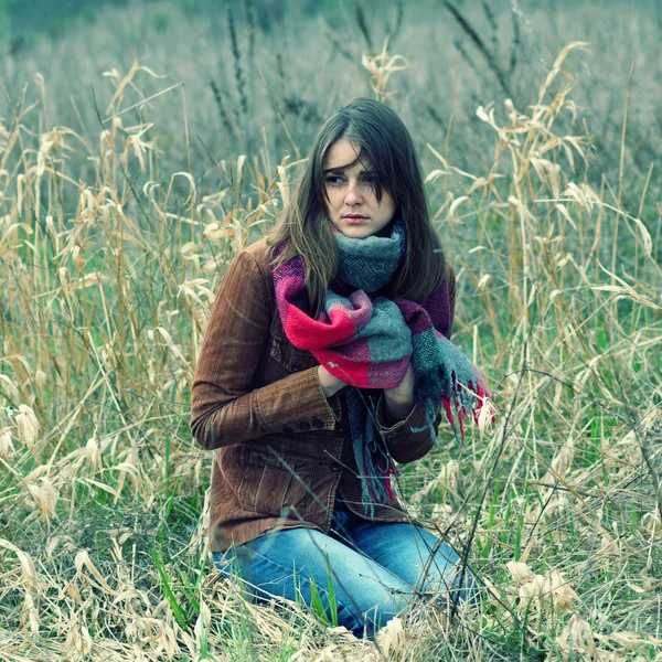 Ragazza in campo — Foto Stock