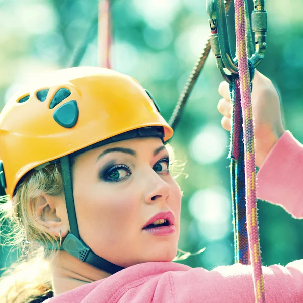 Girl climber — Stock Photo, Image