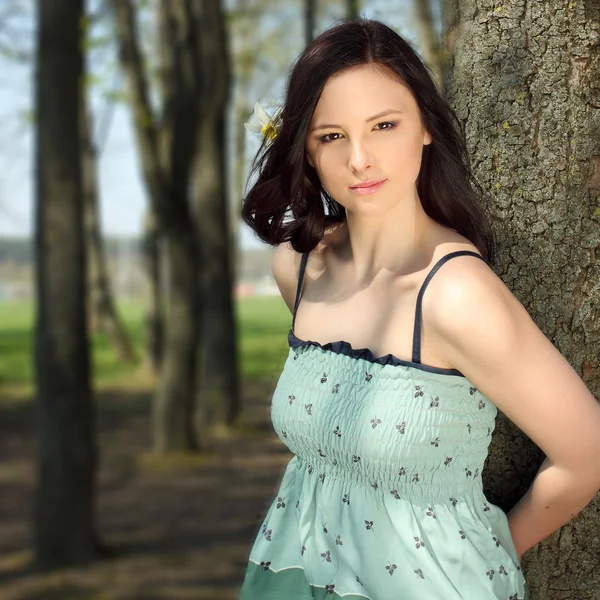 Girl in forest — Stock Photo, Image