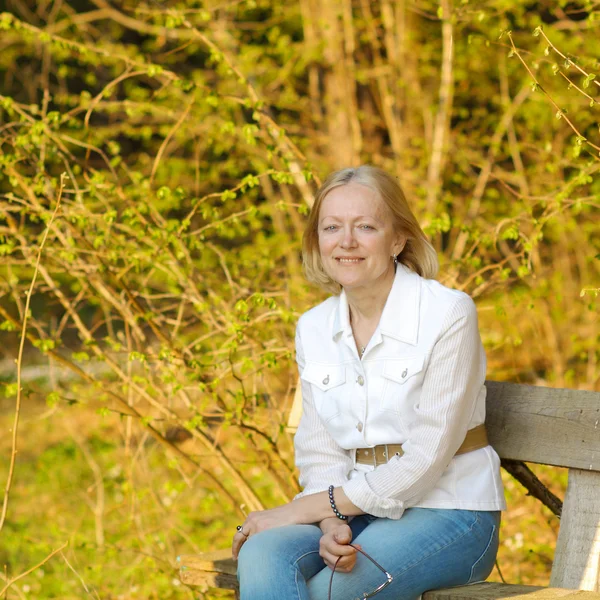 Frau mittleren Alters — Stockfoto