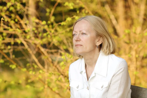 Vrouw van middelbare leeftijd — Stockfoto