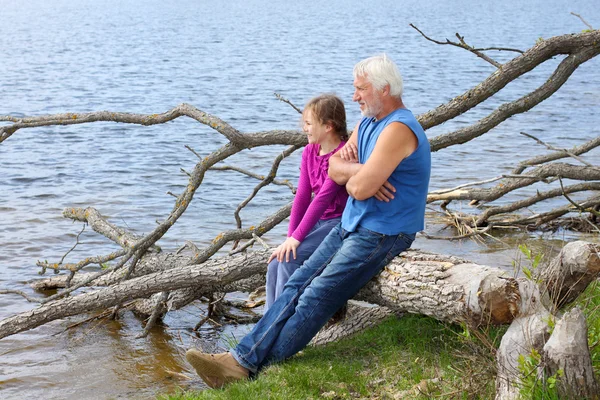 Grand-père et petite-fille — Photo