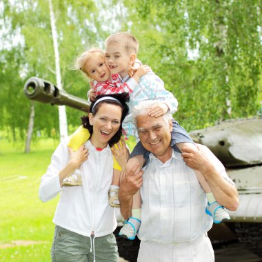 mutlu bir aile dört park