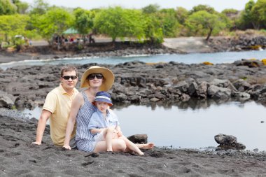 siyah kum Beach aile