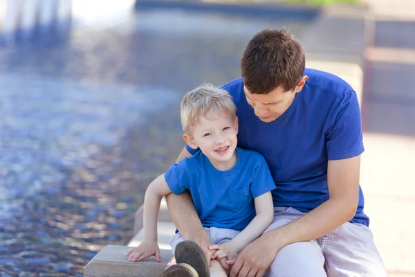 Famiglia felice di due persone — Foto Stock