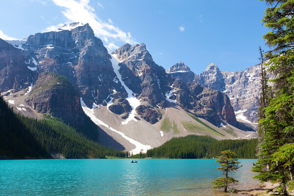 boating at moraine lake