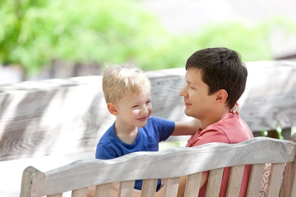 Family outdoors — Stock Photo, Image