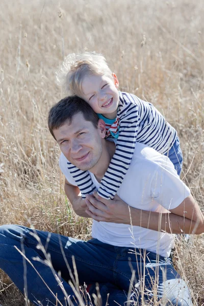 Familie samen — Stockfoto