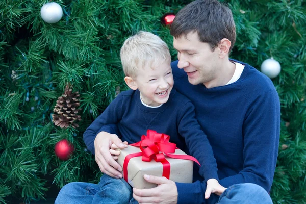 Family at christmas time — Stock Photo, Image