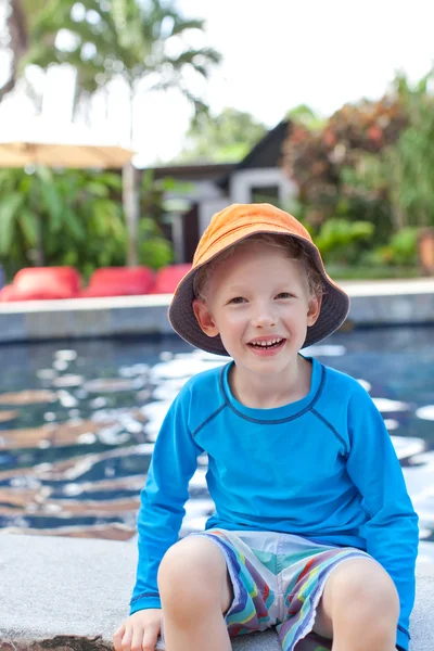 Jongen op vakantie — Stockfoto