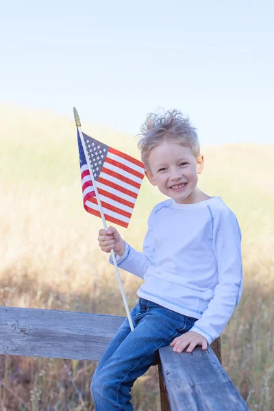 Chlapec slaví Den nezávislosti — Stock fotografie