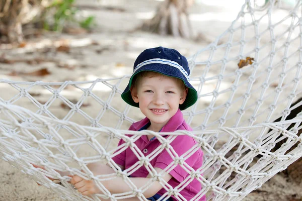 Kid in hammock — Stock Photo, Image