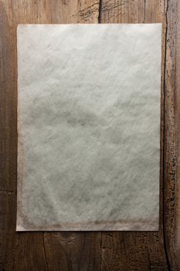 Kağıt ahşap zemin üzerinde