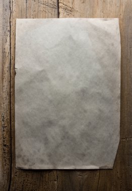 Kağıt ahşap zemin üzerinde