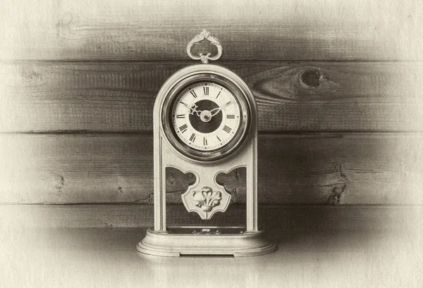 Alte Uhr — Stockfoto