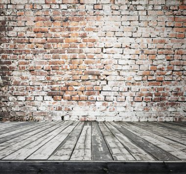 Tuğla duvarlı eski oda