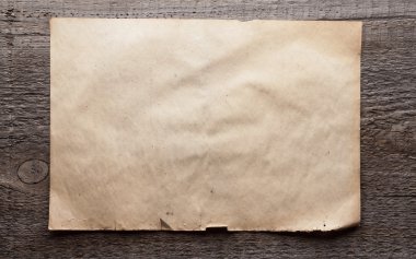 Kağıt ahşap zemin üzerinde