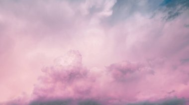 Pembe bulutlar, neon gökyüzü arkaplanı