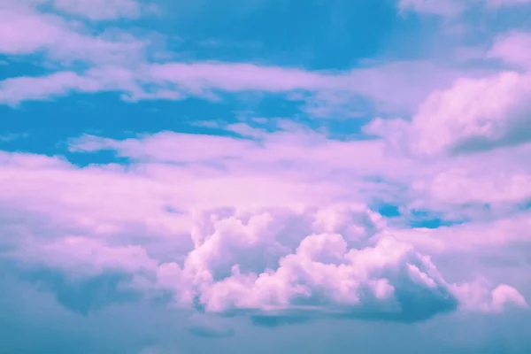 Ροζ Σύννεφα Νέον Ουρανό Φόντο — Φωτογραφία Αρχείου