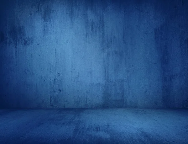 青い石膏壁古いグランジルーム内部の背景 — ストック写真