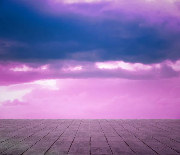 Nuvens Cor Rosa Céu Azul Chão Cinzento Neon Fundo Dramático — Fotografia de Stock