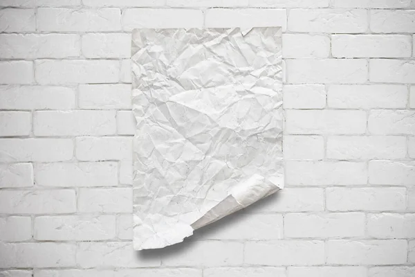 Régi Papír Fehér Tégla Falon — Stock Fotó