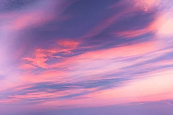 Розовые Облака Неоновое Небо Фон Нейронный Фильтр Фотографии — стоковое фото