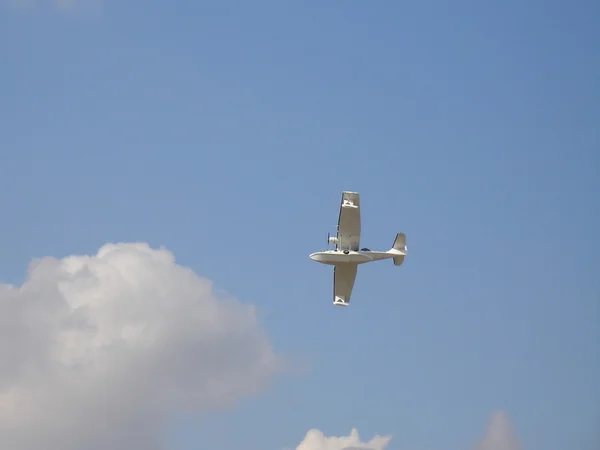Catalina oa-10 im Himmel — Stockfoto