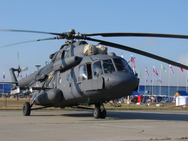 mi-8 Rus askeri helikopter