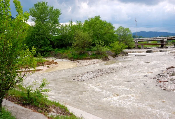 Fiume di montagna — Foto Stock