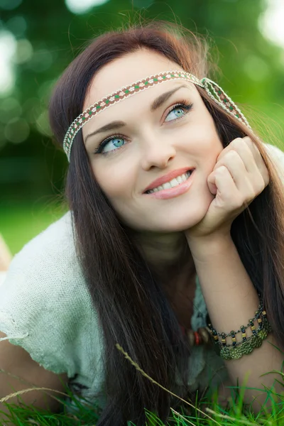 Girl on green grass — Stock Photo, Image