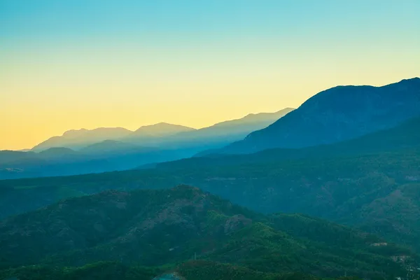 Paisagem nas montanhas — Fotografia de Stock