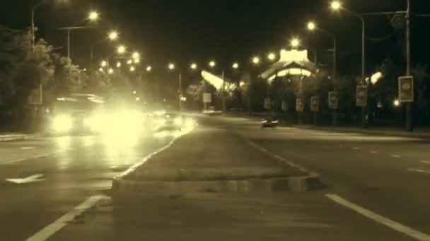 Traffico cittadino notturno — Video Stock