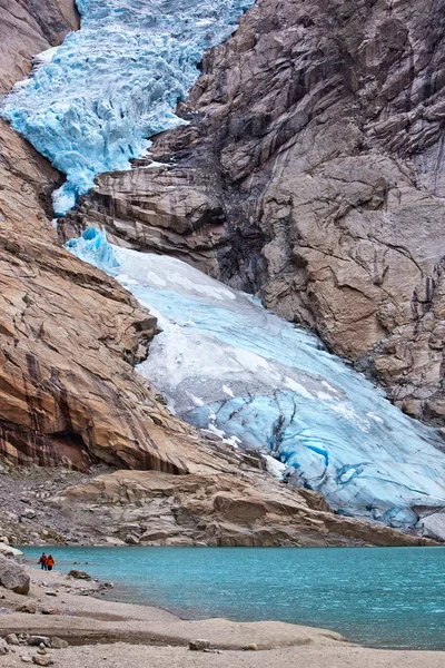 在挪威 briksdalsbreen 冰川 — 图库照片