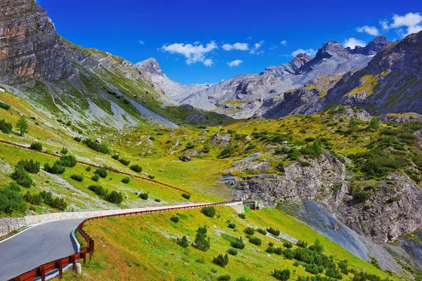 Alpes paisaje —  Fotos de Stock
