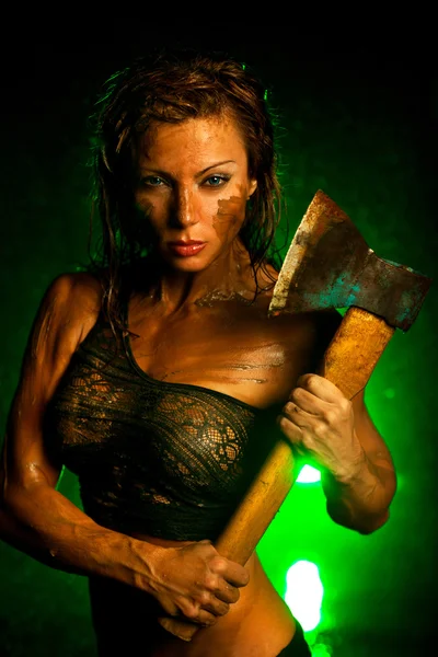 Mulher com machado — Fotografia de Stock