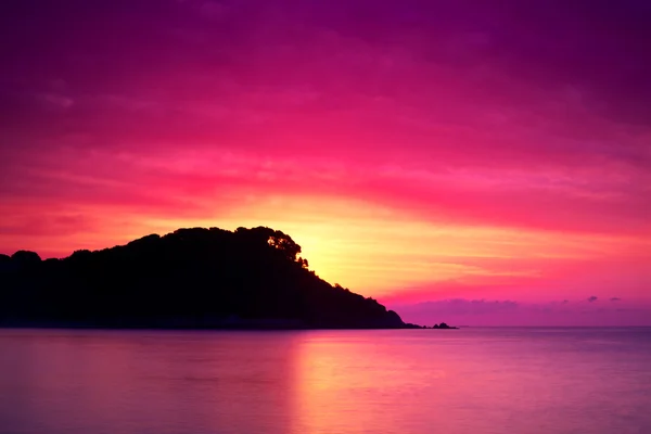Insel bei Sonnenaufgang — Stockfoto