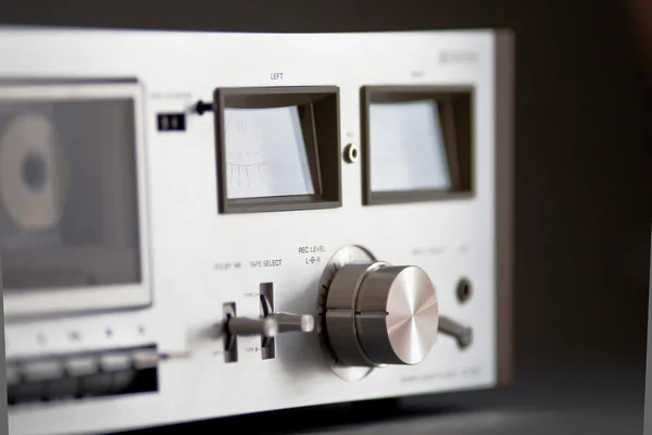 立体声盒式磁带卡座模拟复古录制旋钮 — 图库照片