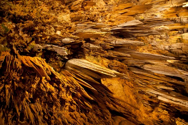 Stalactieten en stalagmieten formaties kalksteen grotten grot — Stockfoto