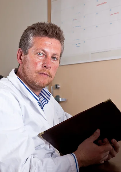 Scientist researches test results — Stock Photo, Image