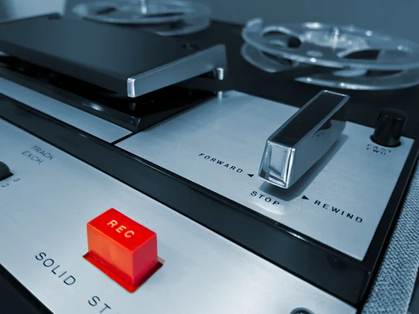 Analog stereo reel kaset deck kayıt cihazı açın — Stok fotoğraf
