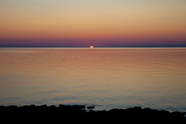 Dramatische zonsopgang op lake huron, canada — Stockfoto