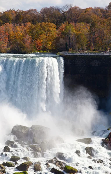 Amerika buffalo Niagara falls sprey sonbahar görünümü — Stok fotoğraf