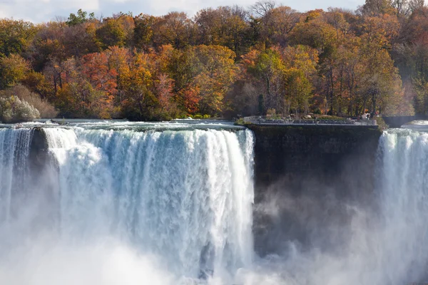 Niagarské vodopády sprej podzimní pohled buvol Amerika — Stock fotografie