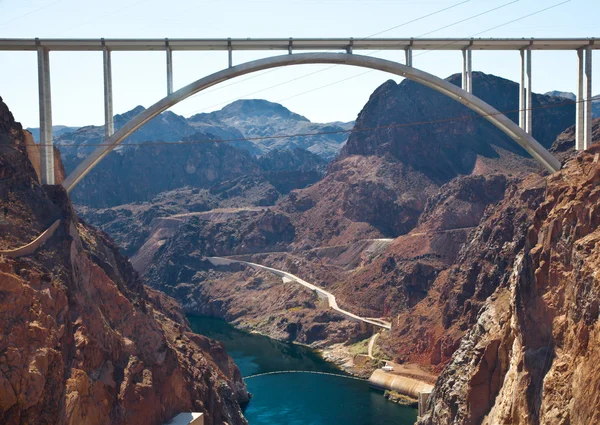 Memorial bridge båge över Coloradofloden i närheten Hooverdammen — Stockfoto