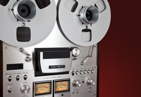 Analog Stereo Open Reel Tape Deck Recorder — стоковое фото