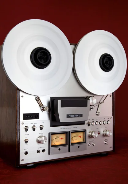 Stereo analogowe otworzyć bębnowa magnetofonu rejestrator vintage — Zdjęcie stockowe