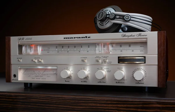 Vintage Stereo Component Receiver Marantz Sr1000 Panel Przedni Ciepłą Skalą — Zdjęcie stockowe